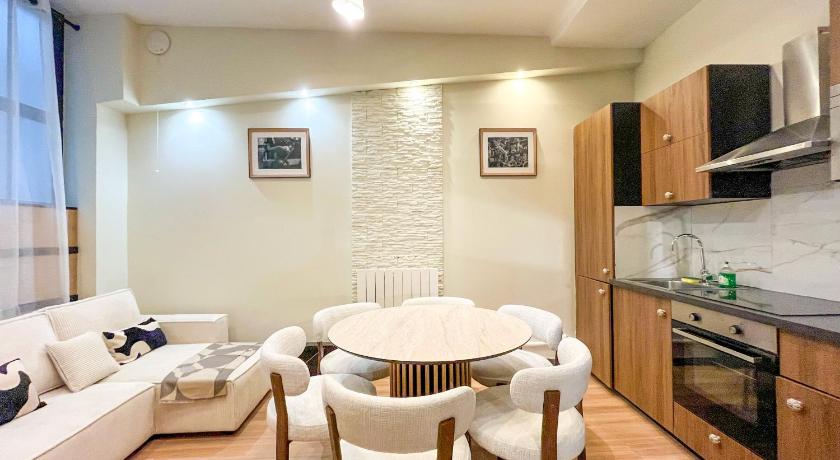 Image of Apartment 14