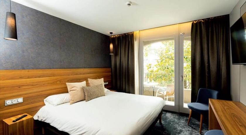 Image of Privilege King Room with Roll-In Shower - Disability Access 0