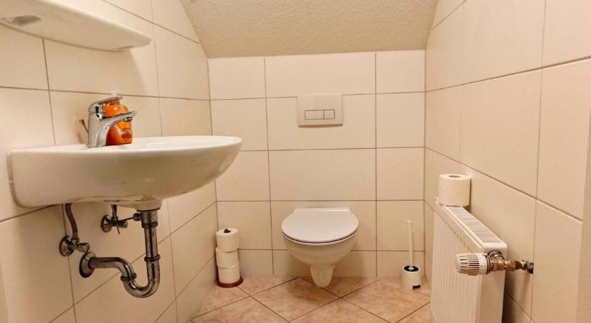 Image of Twin Room with Shared Bathroom and Kitchenette 14