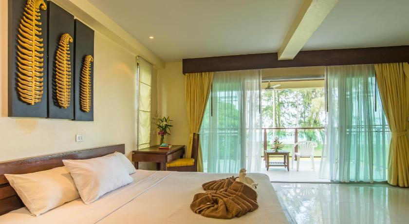 Image of Beach Front Double Bed 6