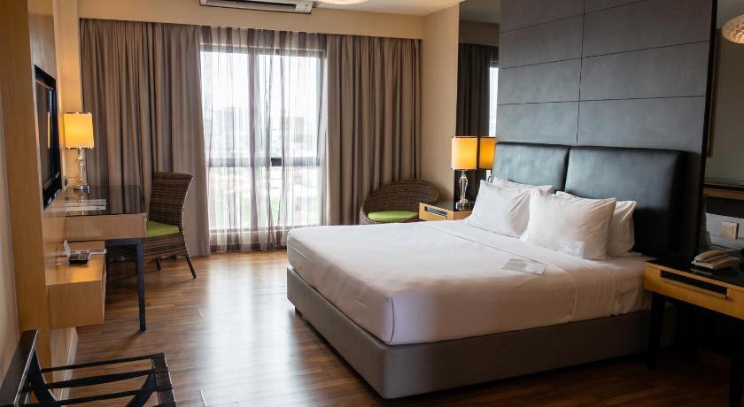 Image of Deluxe Suite 4