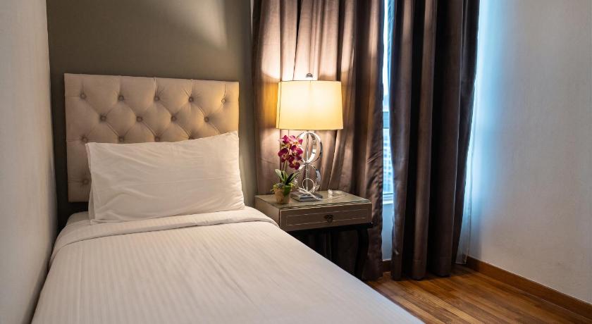 Image of Deluxe Suite 8