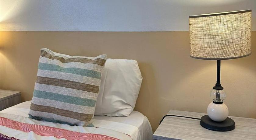 Image of Double Room with Private Bathroom 6