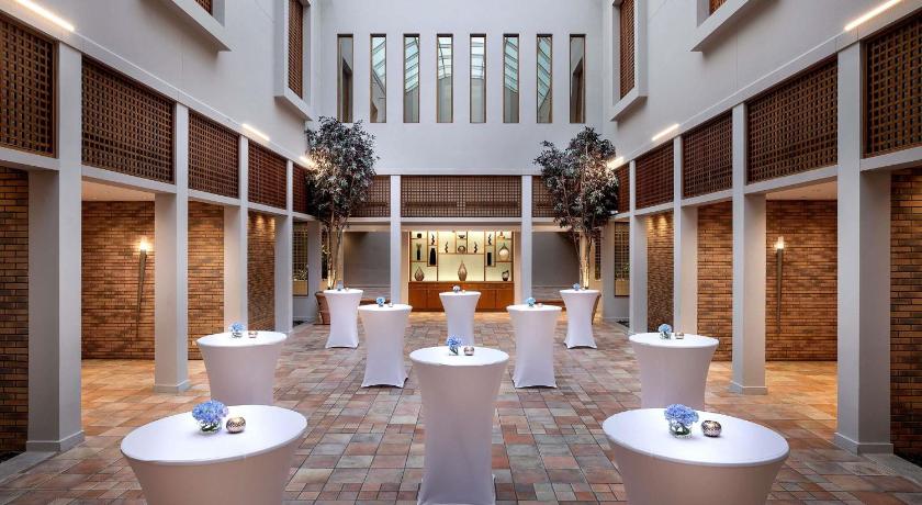 Fairmont Dubai - image 13