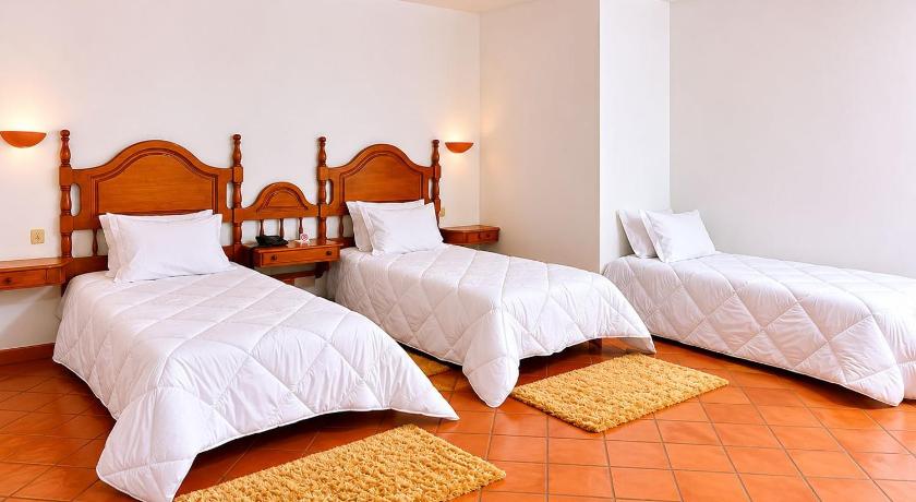 Image of Twin Room with Extra Bed (3 Adults) 0