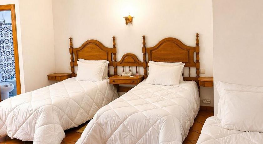 Image of Twin Room with Extra Bed (3 Adults) 1