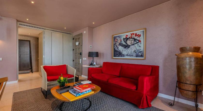 รูปของGrau King Suite with Terrace and Sea View 0