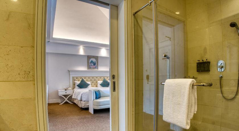 Image of Studio Room 8