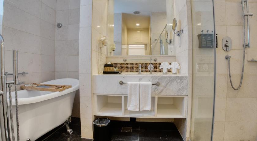 Image of Executive Suite 11