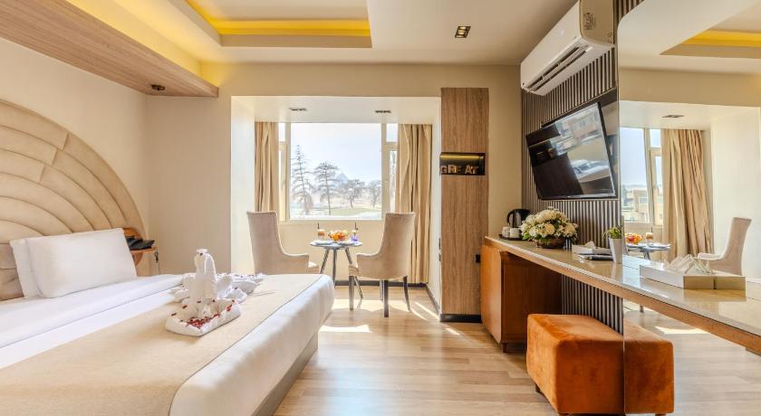 Image of Deluxe Pyramids View Double or Twin Room 0