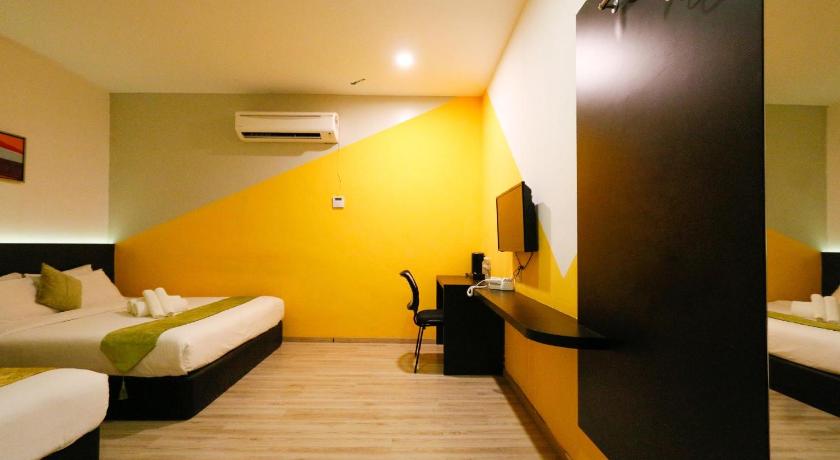 Image of Deluxe Triple Room 3
