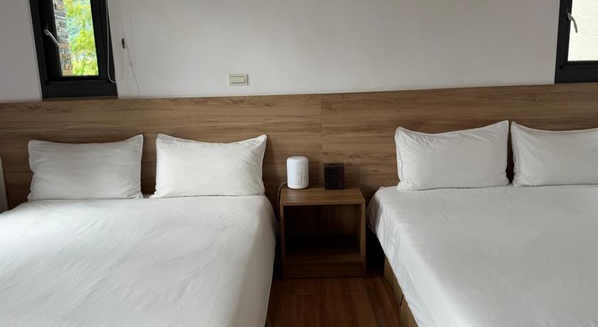 Image of Family Room with Mountain View 1