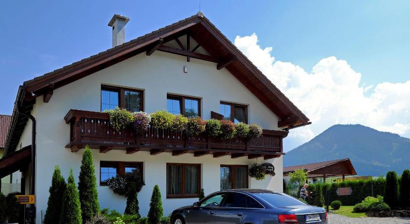 Penzion Chopok - Apartments — Hotel in Liptovsky Mikulas
