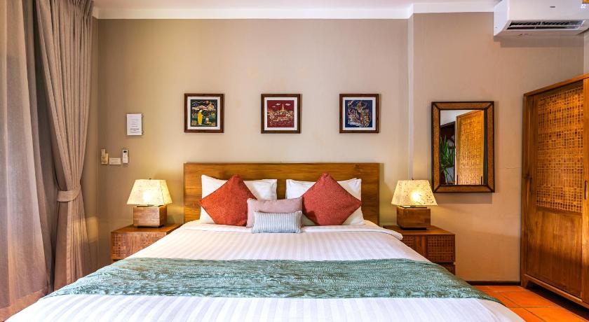 Image of Deluxe Sea View Suite 5