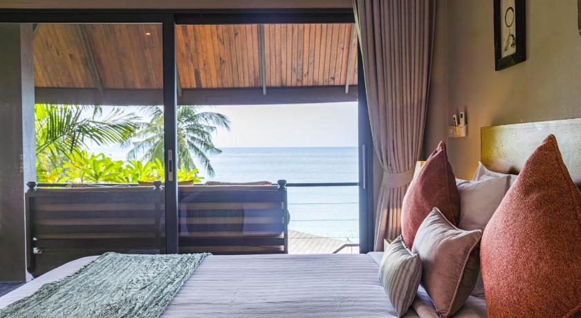 Image of Deluxe Sea View Suite 0