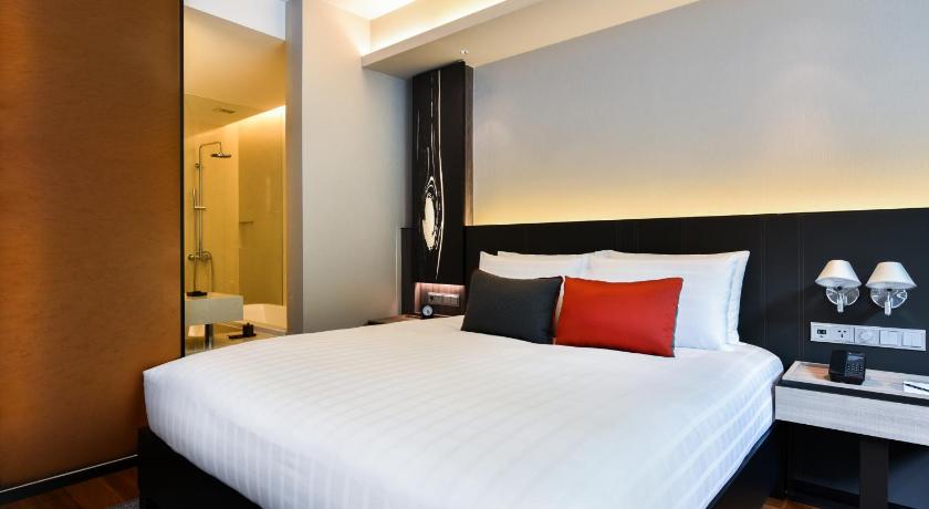 Image of Deluxe 1 King Bed 1