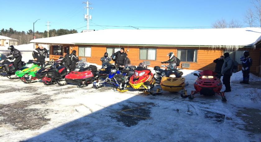 Northwoods Inn & Suites Minocqua photo