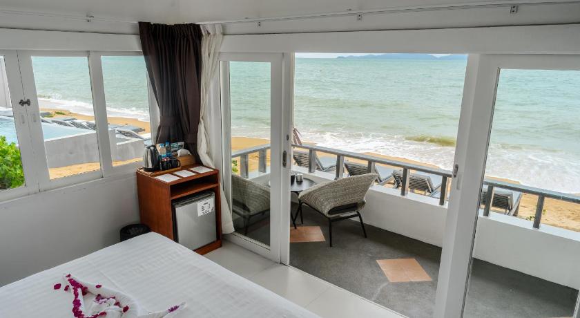 The Cosy Beach Resort - image 2