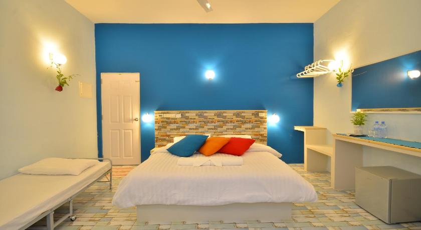 Image of Deluxe King Garden View 9