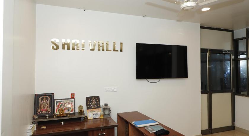Shri Valli Rooms - image 9