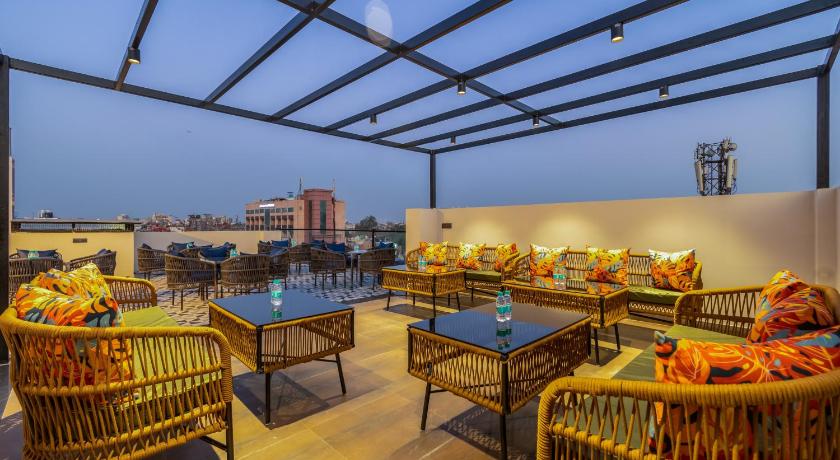 The Embassy Inn - Near Indoor Stadium & Sector 11 - image 4