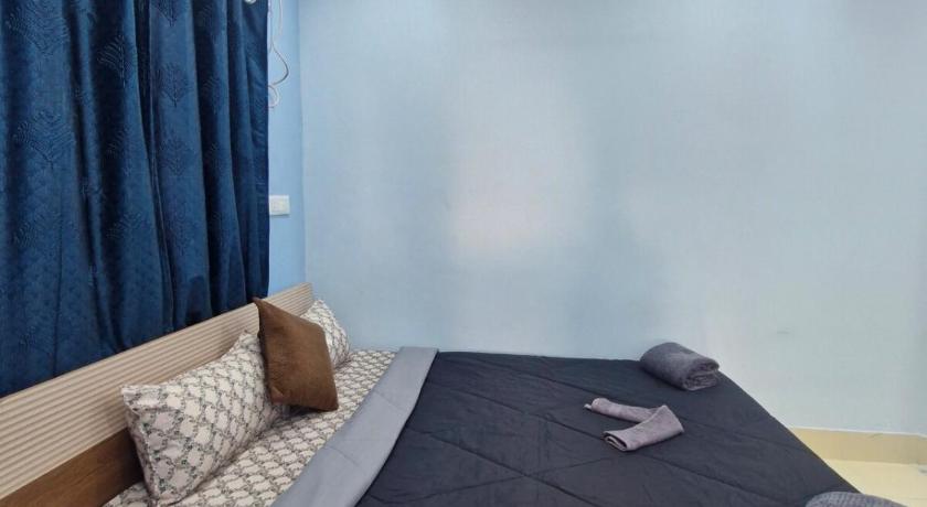 City view 1bhk room for 4 person - image 6