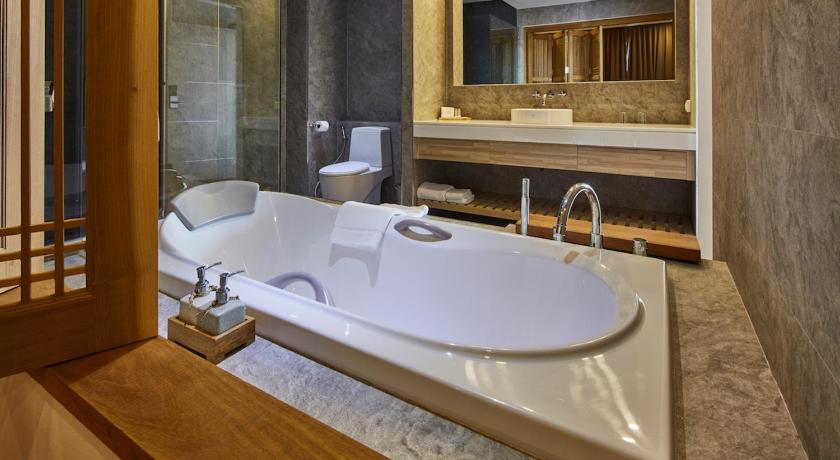 プラチンブリ Serenity Hotel & Spa Onsen 3つ星 ホテル レストラン