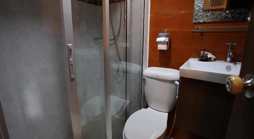 Image of Grand Deluxe Twin Room (Ground Floor) 8
