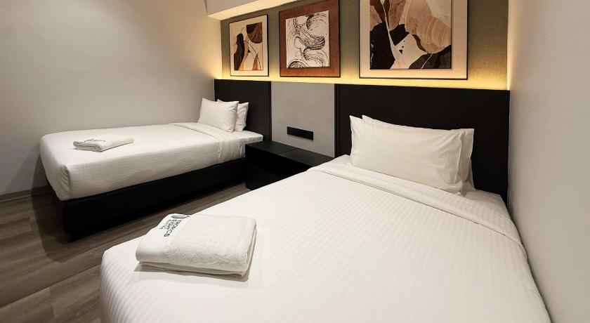Image of 2 Bedroom Suite 12