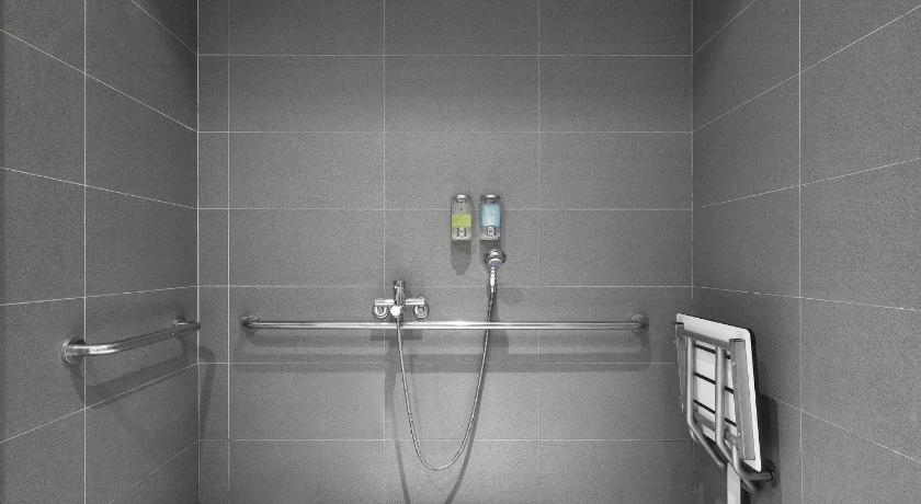 Image of Accessible Room 6