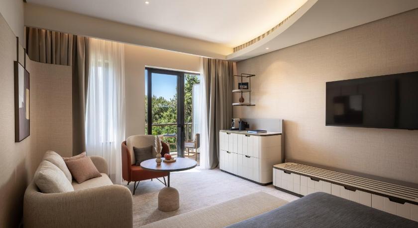 Image of Executive Double or Twin Room 4