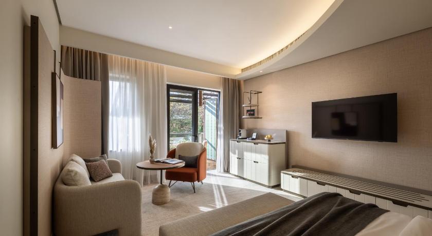 Image of Premium Double or Twin Room 8