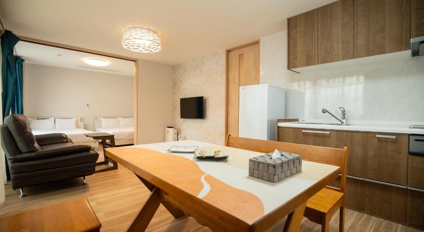 USJ Family House Nishikujo 100sqm 4 Bedrooms 10 Guests 2 Bathrooms