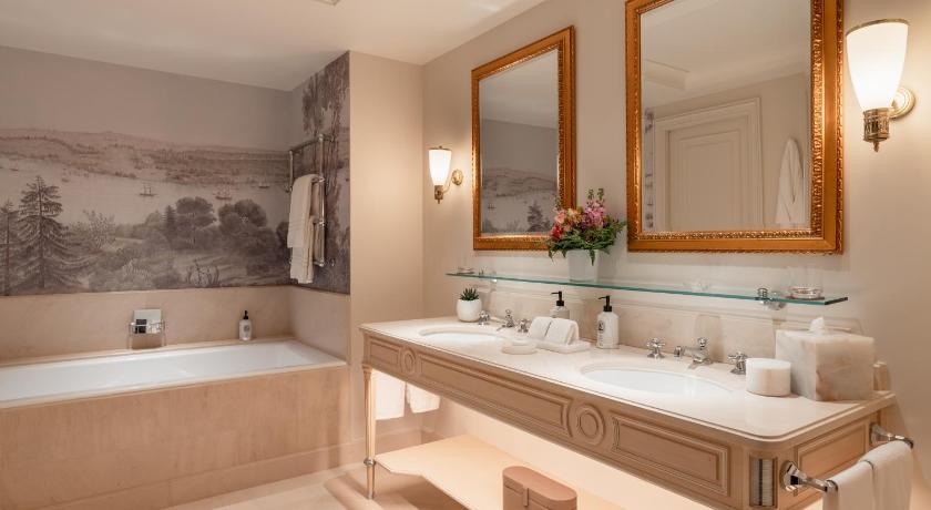Image of Léman Suite with King Bed 5