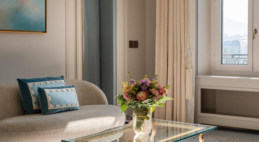 Image of Executive Suite 11