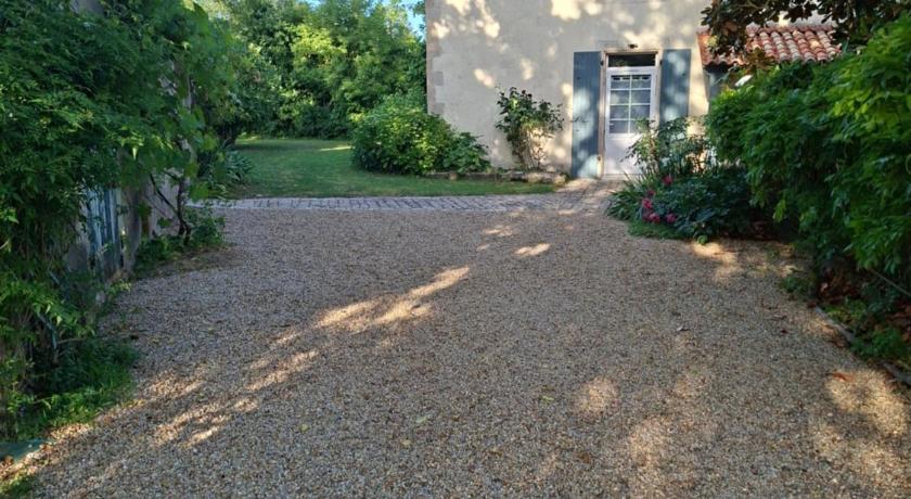 La Glycine, Maison au calme avec jardin, Fibre Wi-Fi, 20 min des plages, Parking privé