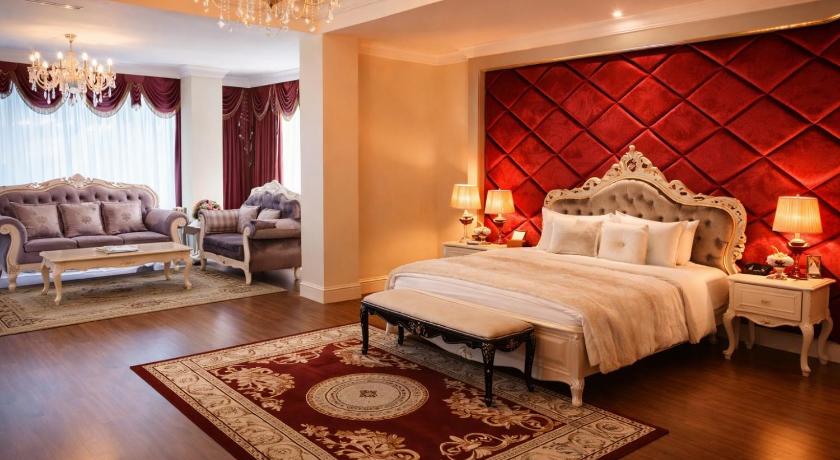 Image of Luxury Suite 0