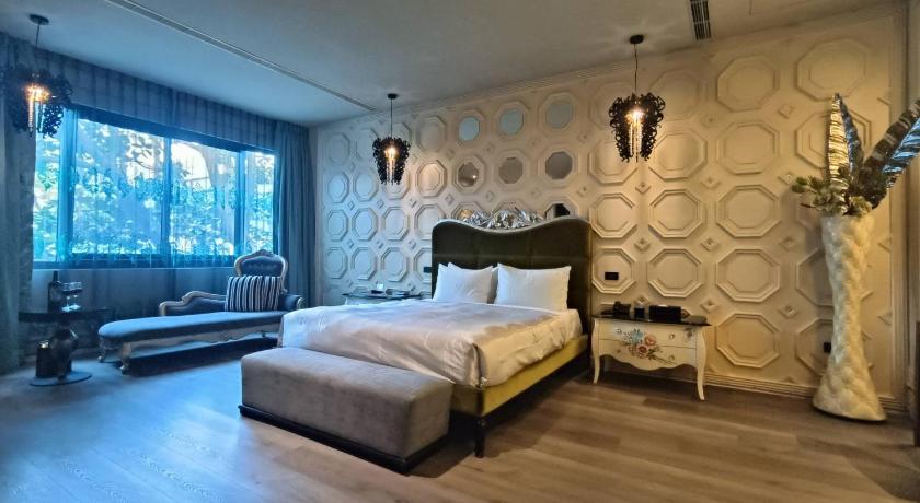 Image of Deluxe Double Room - Check-In After 6:00 PM 15