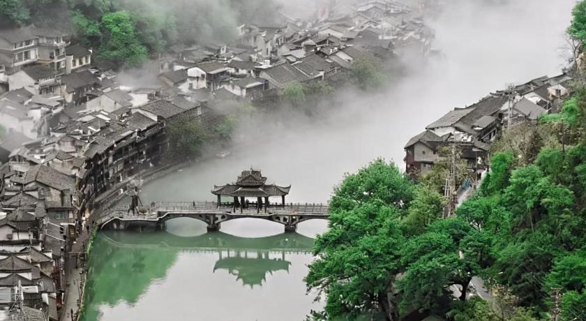 Yanyu Yunxi Resort Hotel 烟雨云兮酒店