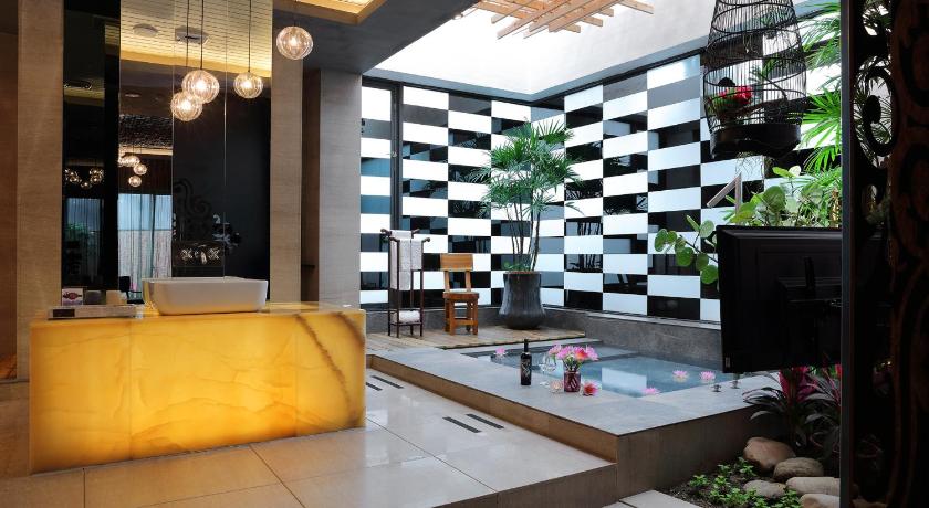 Image of Deluxe Double Room - Check-In After 9:00 PM 12