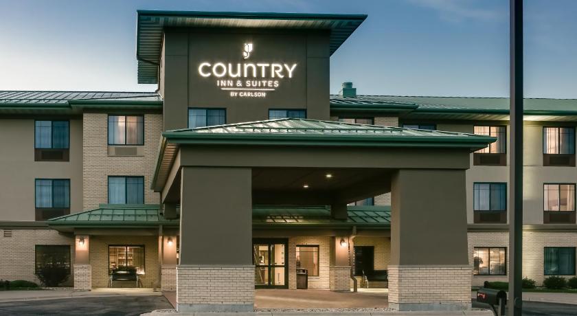 Country Inn & Suites by Radisson Madison West WI