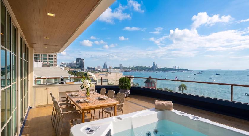 The Cruise Hotel - image 3