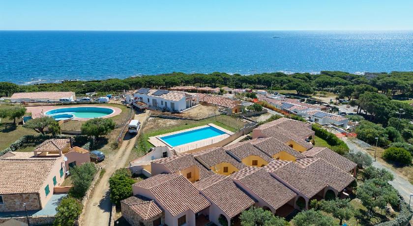 residence baia sant anna con piscina
