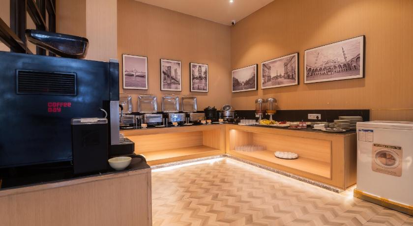 Mastiff Hotel Hinjawadi Pune - image 11