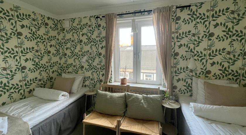 Image of Twin Room 4 0