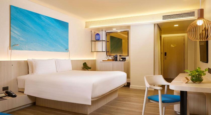 Image of Deluxe Room, 1 King Size Bed 5