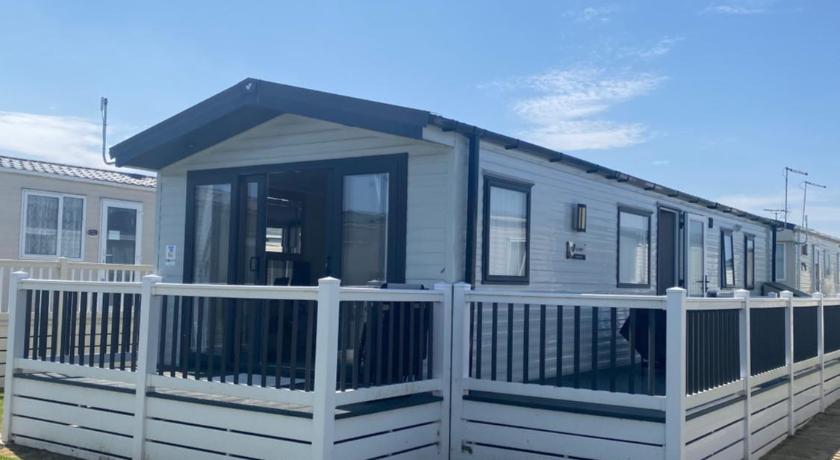 Aqua bay whistable