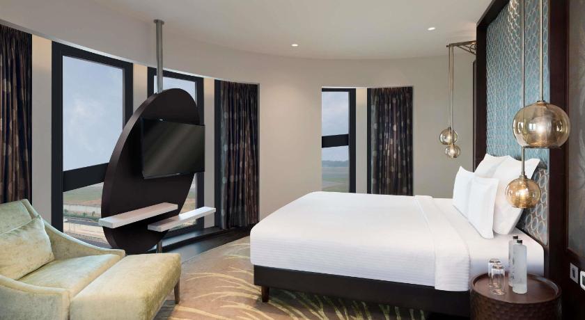 Image of Presidential King Suite with Airport View and 20% discount on food, beverages, spa and laundry | Complimentary one way airport transfer | Lounge access and cocktail hours 1