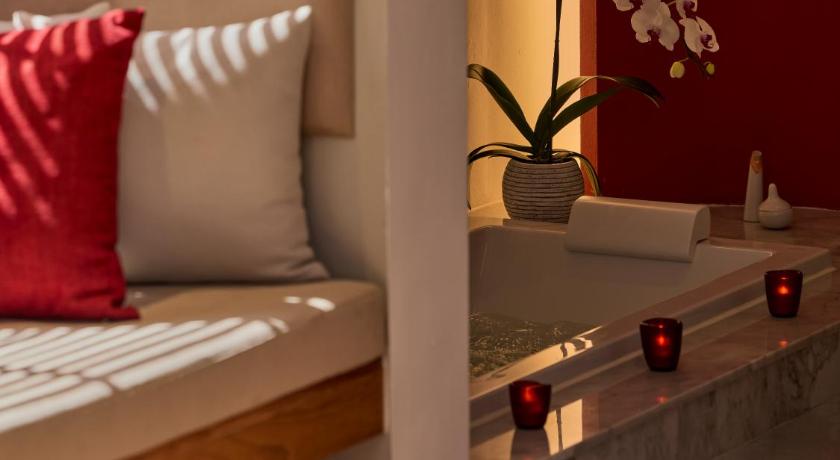 Image of Pool Access Laz Suite - Above 12 Years Old Only 16