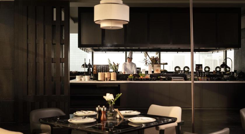 Atour S Hotel Wuhan Jianghan Road Pedestrian Street High Rise River View - image 16